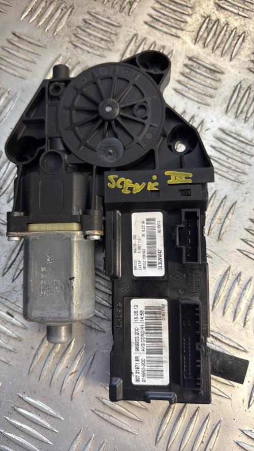 Moteur leve vitre avant gauche RENAULT GRAND SCENIC 3 PHASE 1 Diesel - Image 1