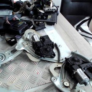 Moteur leve vitre arriere droit RENAULT SCENIC 3 PHASE 1 Diesel - Image 1