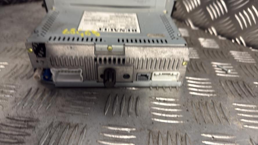 Autoradio d'origine RENAULT CLIO 4 PHASE 1 Diesel - Image 4