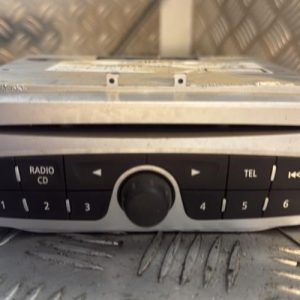 Autoradio d'origine RENAULT MEGANE 3 PHASE 1 Diesel - Image 1