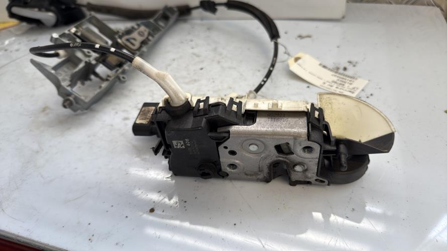 Serrure avant gauche PEUGEOT PARTNER 2 PHASE 1 Diesel - Image 3