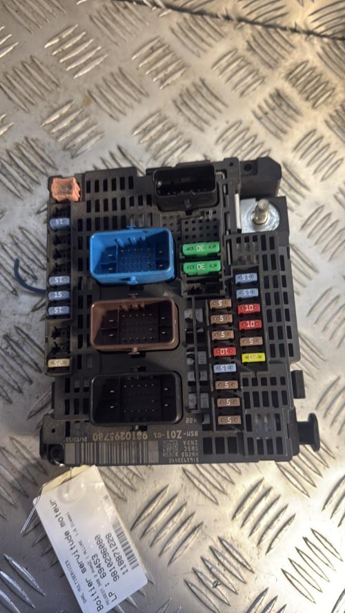 Boitier servitude moteur (BSM) PEUGEOT 308 2 PHASE 1 Diesel - Image 2