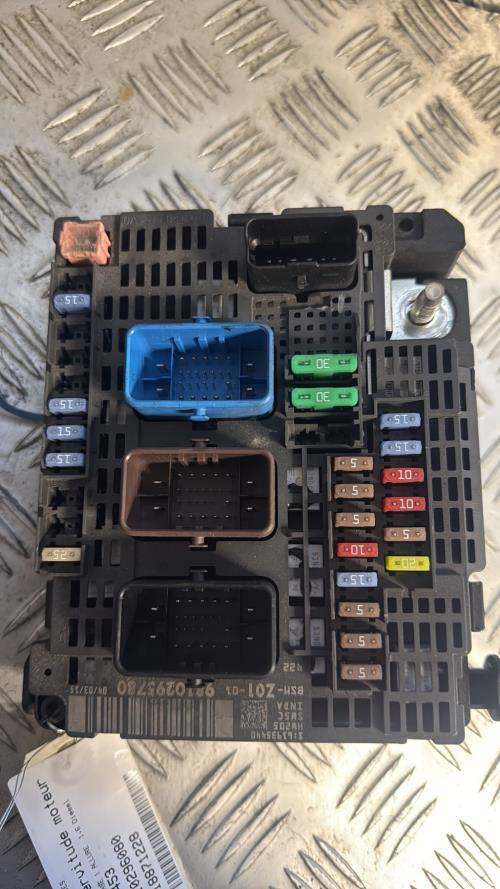 Boitier servitude moteur (BSM) PEUGEOT 308 2 PHASE 1 Diesel - Image 3