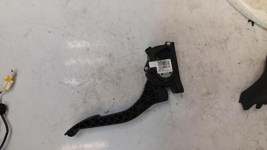 Pedale d'accelerateur PEUGEOT 308 2 PHASE 2 Essence - Image 1