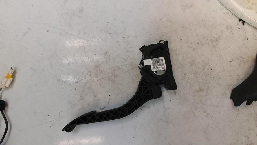 Pedale d'accelerateur PEUGEOT 308 2 PHASE 2 Essence - Image 3