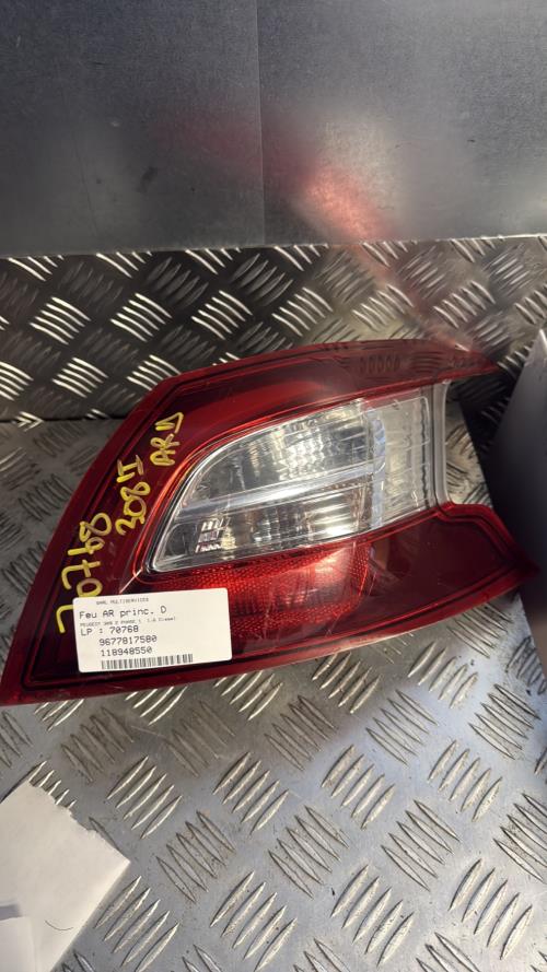 Feu arriere principal droit (feux) PEUGEOT 308 2 PHASE 1 Diesel - Image 3