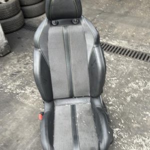 Siege avant gauche PEUGEOT 208 2 PHASE 1 Essence - Image 1