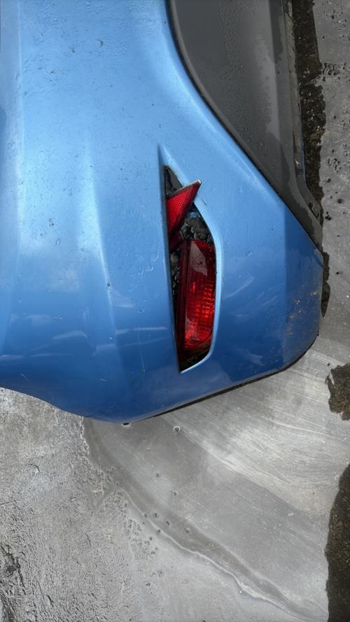 Pare choc arriere FORD FIESTA 6 PHASE 1 Essence - Image 2