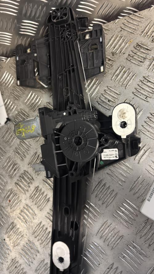 Leve vitre electrique avant droit PEUGEOT 208 2 PHASE 1 Essence - Image 5