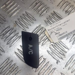 Bouton/Interrupteur PEUGEOT 107 PHASE 2 Essence - Image 1