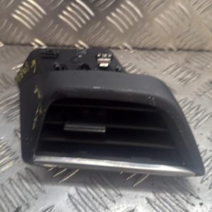 Aerateur tableau de bord avant gauche PEUGEOT 208 2 PHASE 1 Essence - Image 1