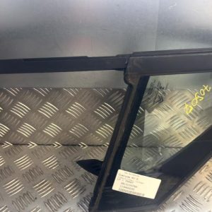 Custode avant droit (porte) CITROEN C3 3 PHASE 1 Diesel - Image 1