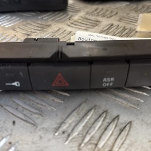 Bouton de warning FIAT GRANDE PUNTO Diesel - Image 1