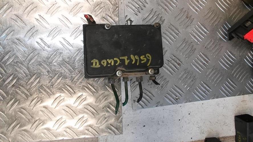 Bloc ABS (freins anti-blocage) RENAULT CLIO 2 CAMPUS PHASE 2 Essence - Image 1