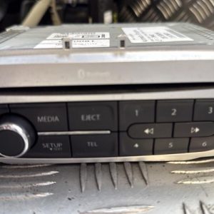 Autoradio d'origine RENAULT SCENIC 3 PHASE 3 Diesel - Image 1