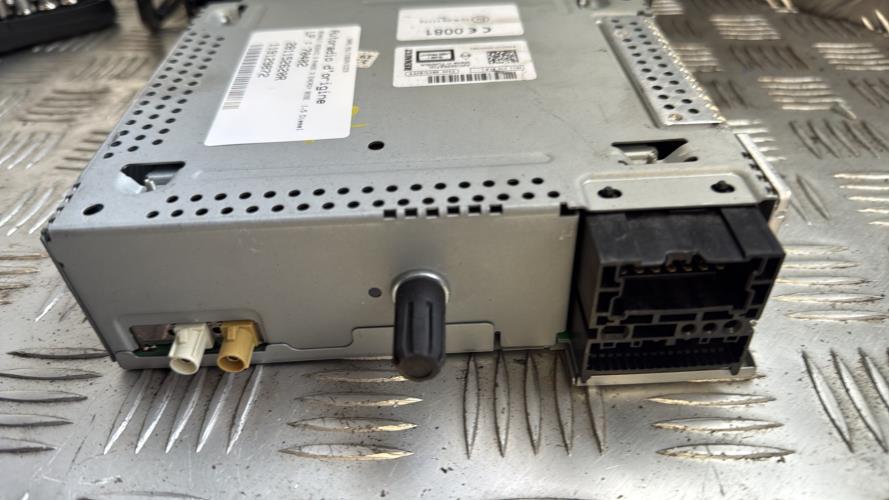 Autoradio d'origine RENAULT SCENIC 3 PHASE 3 Diesel - Image 3