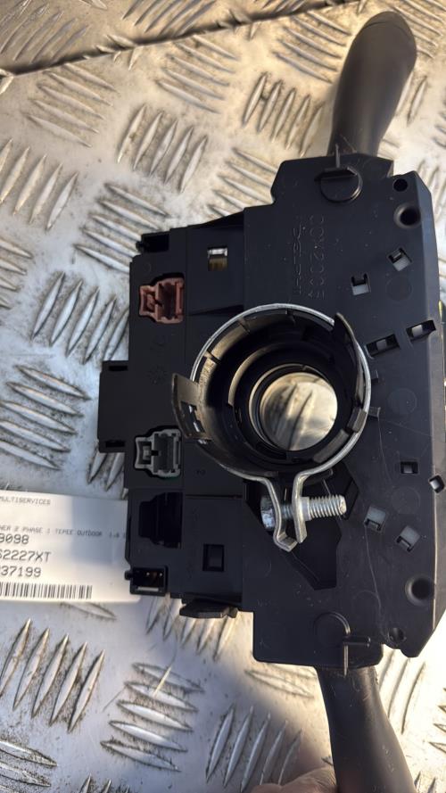 Com (Bloc Contacteur Tournant+Commodo Essuie Glace+Commodo Phare) PEUGEOT PARTNER 2 PHASE 1 Diesel - Image 4