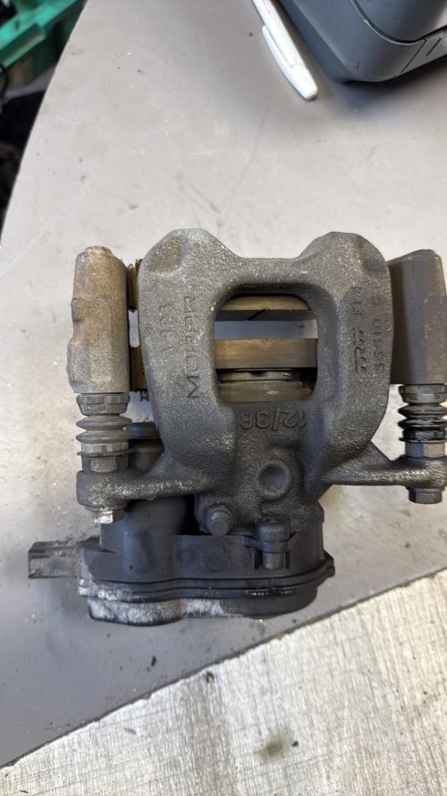 Etrier arriere gauche (freinage) FIAT 500X PHASE 1 Diesel - Image 2