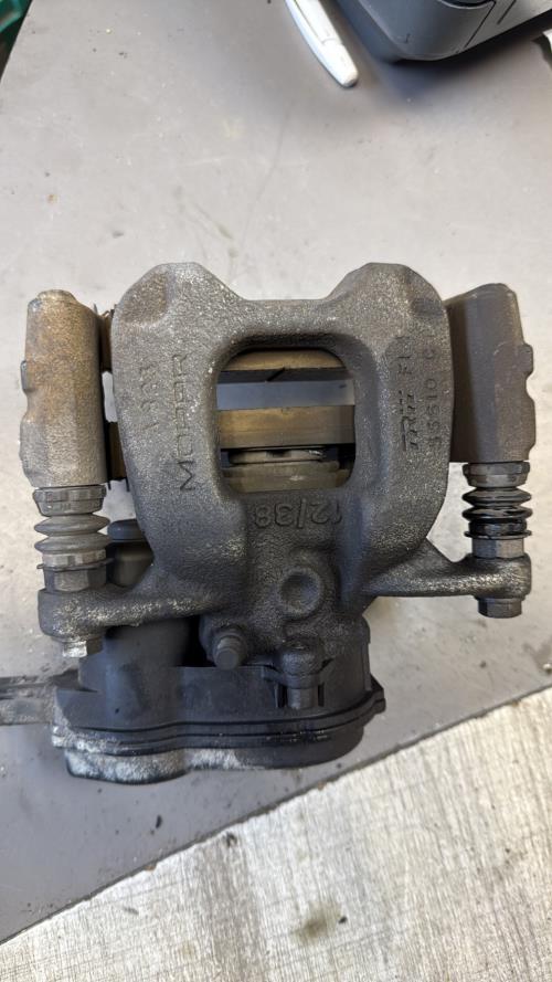 Etrier arriere gauche (freinage) FIAT 500X PHASE 1 Diesel - Image 3