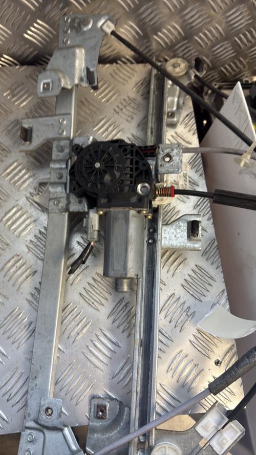 Leve vitre electrique avant droit CITROEN BERLINGO 1 PHASE 1 Diesel - Image 2
