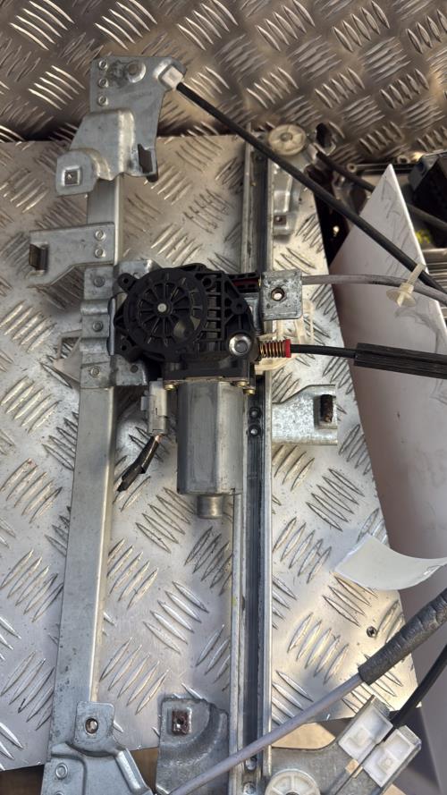 Leve vitre electrique avant droit CITROEN BERLINGO 1 PHASE 1 Diesel - Image 3