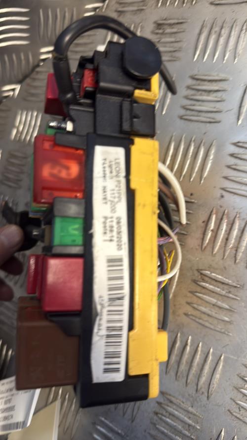 Boitier servitude moteur (BSM) PEUGEOT 208 2 PHASE 1 Essence - Image 3