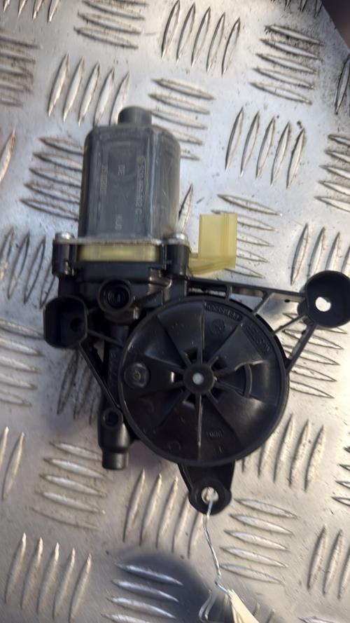 Moteur leve vitre avant droit VOLKSWAGEN GOLF 7 PHASE 2 Essence - Image 1