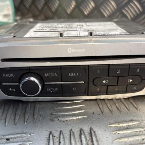 Autoradio d'origine RENAULT SCENIC 3 PHASE 3 Diesel - Image 1