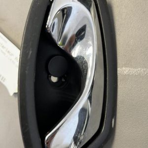 Poignee interieur avant droit RENAULT GRAND SCENIC 3 PHASE 1 Diesel - Image 1