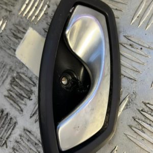 Poignee interieur avant droit RENAULT CLIO 4 PHASE 1 - Image 1