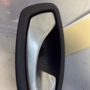 Poignee interieur avant droit RENAULT CLIO 4 PHASE 1 BREAK Essence - Image 1