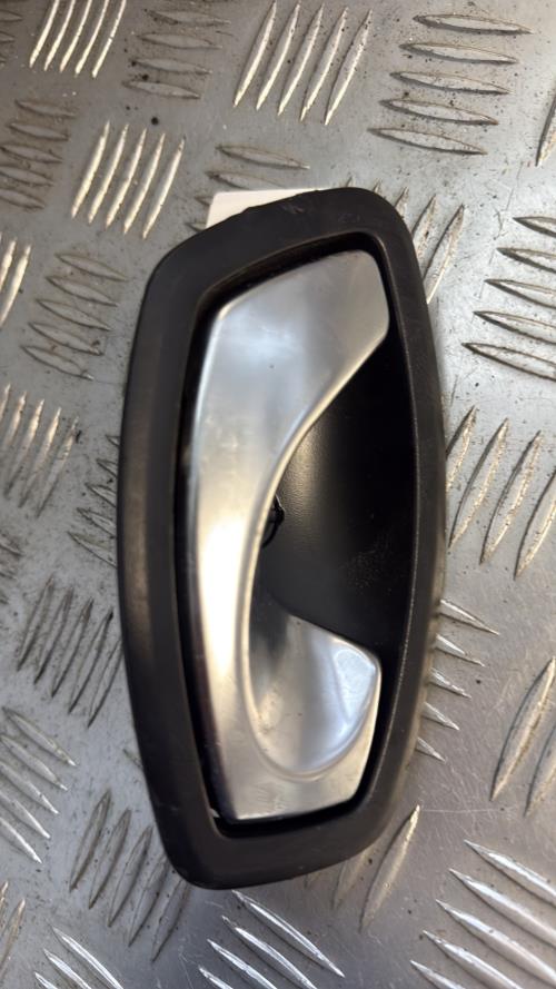 Poignee interieur avant droit RENAULT CLIO 4 PHASE 1 Diesel - Image 3