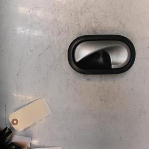 Poignee interieur avant droit RENAULT TWINGO 2 PHASE 1 Essence - Image 1
