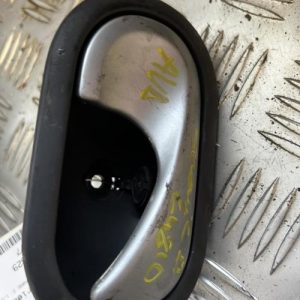 Poignee interieur avant droit RENAULT GRAND SCENIC 2 PHASE 2 Diesel - Image 1