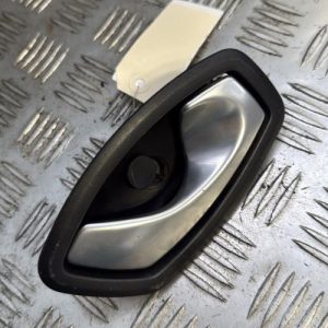 Poignee interieur avant droit RENAULT SCENIC 3 PHASE 1 Diesel - Image 1