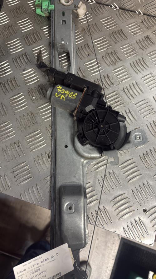 Leve vitre electrique avant droit RENAULT SCENIC 2 PHASE 2 Diesel - Image 1