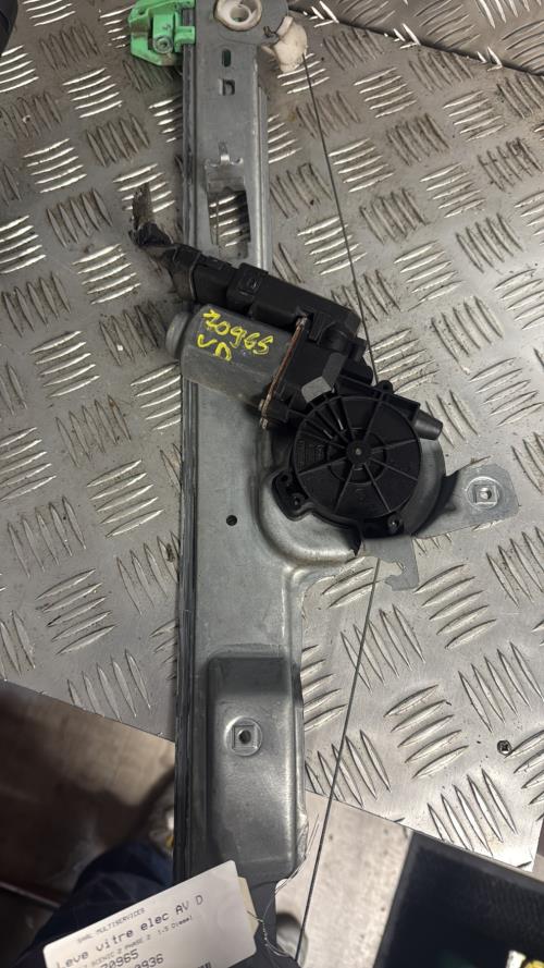 Leve vitre electrique avant droit RENAULT SCENIC 2 PHASE 2 Diesel - Image 3