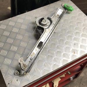 Leve vitre electrique avant gauche RENAULT SCENIC 2 PHASE 2 - Image 1