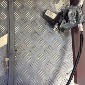 Leve vitre electrique avant gauche RENAULT SCENIC 1 PHASE 2 Diesel - Image 1