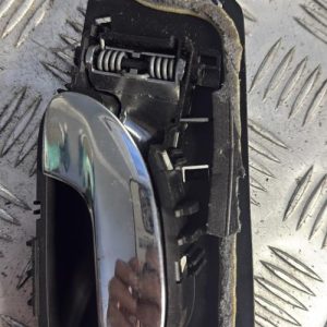 Poignee interieur avant droit PEUGEOT 307 PHASE 2 Diesel - Image 1