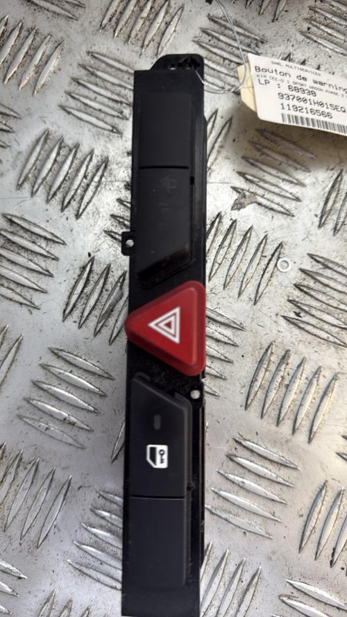 Bouton de warning KIA CEE-D 1 SPORT WAGON PHASE 2 BREAK Diesel - Image 1