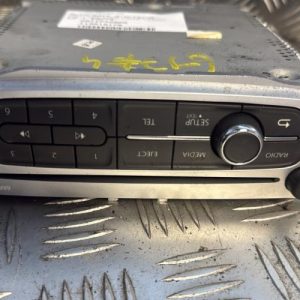 Autoradio d'origine RENAULT SCENIC 3 PHASE 3 Diesel - Image 1