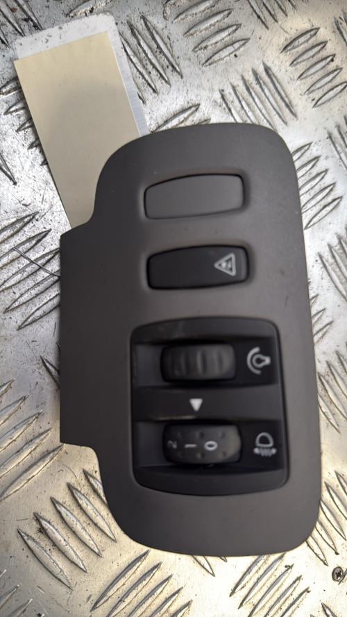 Commande de reglage hauteur de phare RENAULT SCENIC 2 PHASE 1 Essence/GPL - Image 3
