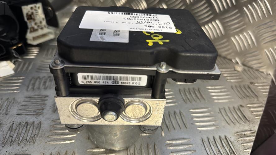 Bloc ABS (freins anti-blocage) AUDI A4 2 AVANT PHASE 2 BREAK Diesel - Image 2