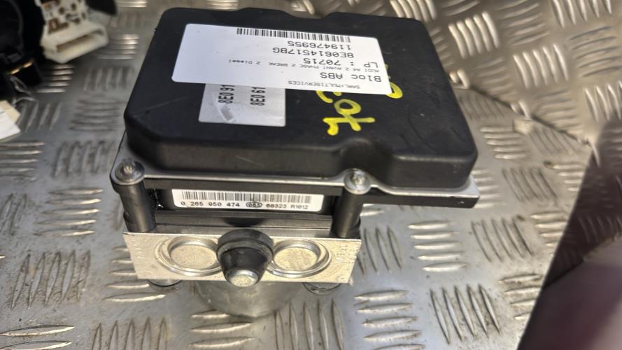 Bloc ABS (freins anti-blocage) AUDI A4 2 AVANT PHASE 2 BREAK Diesel - Image 3