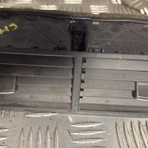 Aerateur tableau de bord AUDI A4 2 AVANT PHASE 2 BREAK Diesel - Image 1