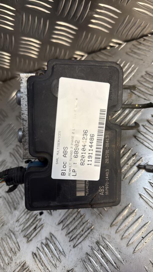 Bloc ABS (freins anti-blocage) RENAULT TWINGO 2 PHASE 2 Essence - Image 3