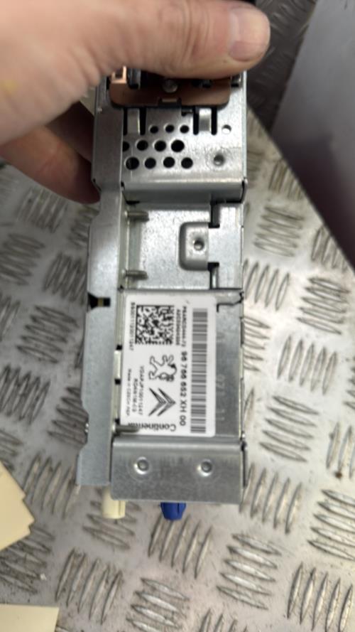 Autoradio d'origine PEUGEOT 308 1 PHASE 2 Diesel - Image 4