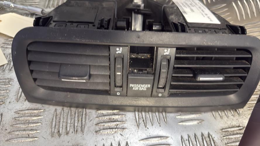 Aerateur tableau de bord SKODA FABIA 2 PHASE 2 Essence - Image 3