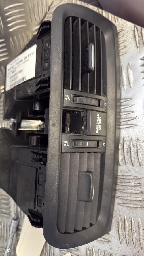 Aerateur tableau de bord SKODA FABIA 2 PHASE 2 Essence - Image 4